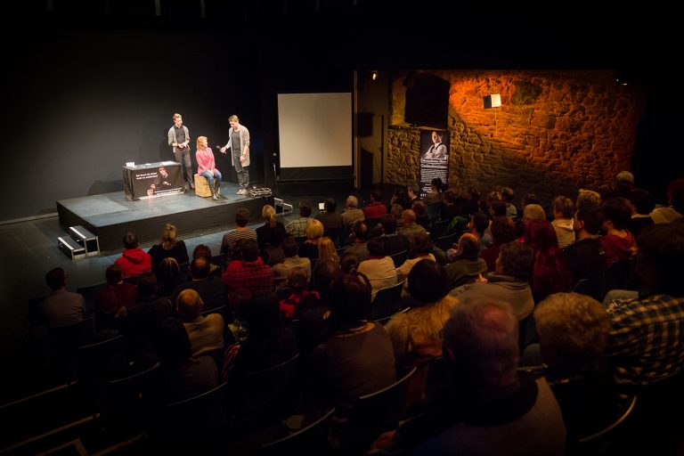 Mentalisten-Show von Thomas und Vincent im Burgtheater in Bautzen.   +++   Aufgenommen am 08.12.2016 von Robert Michalk